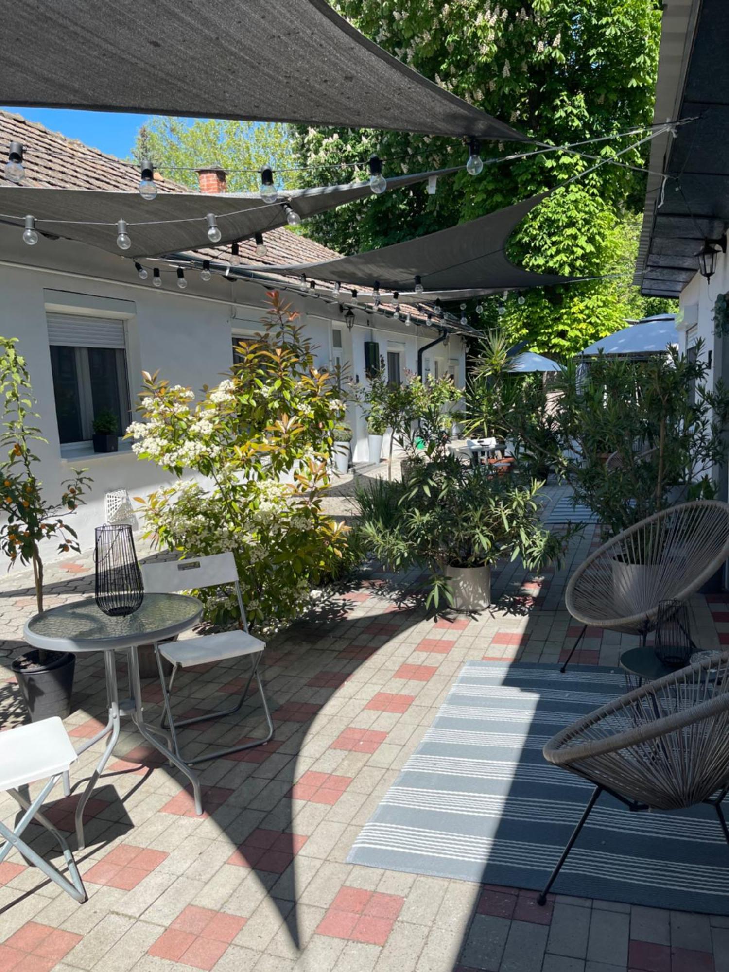 Kertesz Vendeghaz Appartement Siófok Buitenkant foto